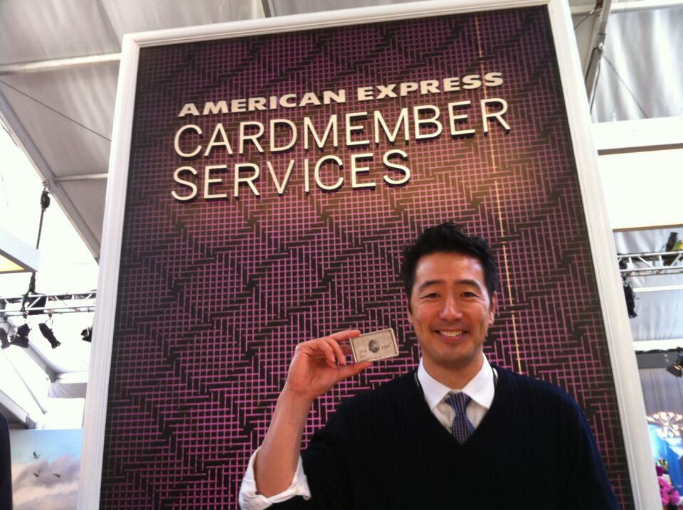 Larry-chiang-holds-American-express-platinum-Card-at-new-York-Fashion-Week image1.JPG